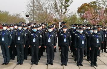 千萬不要小瞧保安?。。。。。?>
                                </a>
                            </div>
                            <div   id=